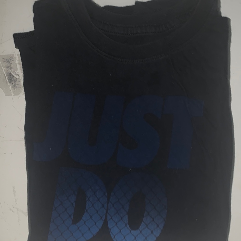 Nike tee used boys